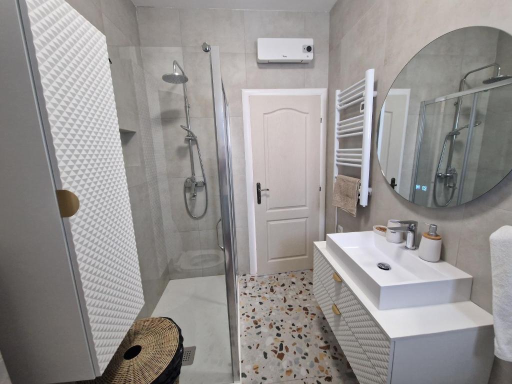 Bathroom detail
